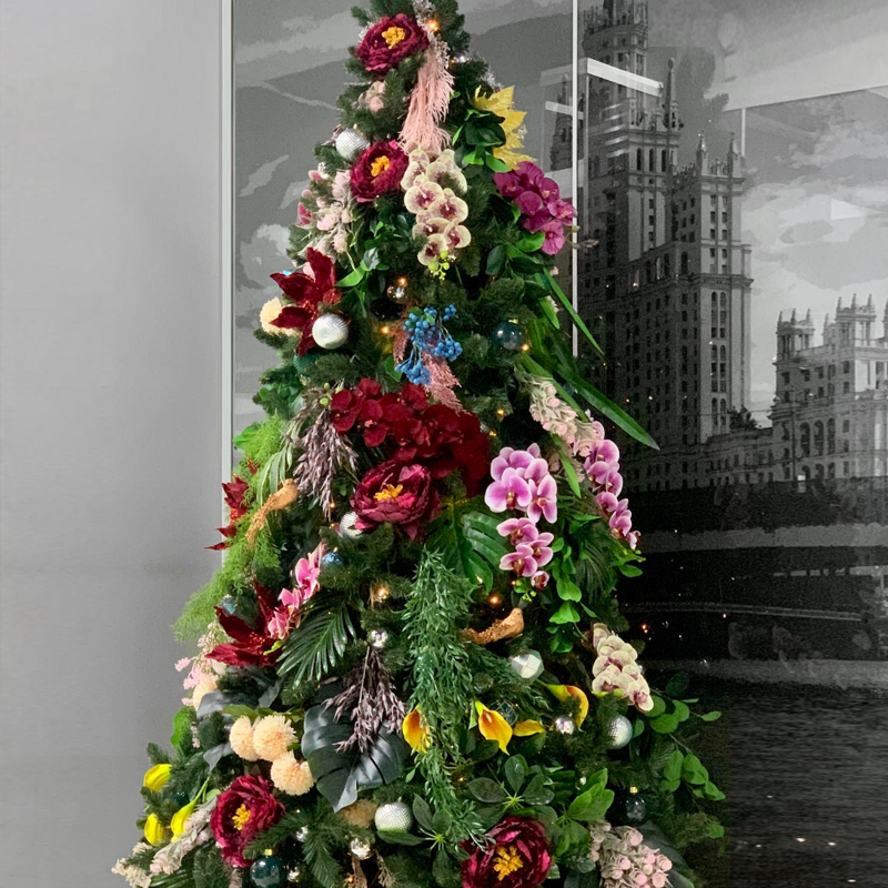 Ель Дизайнерская украшенная тропическими Цветами Christmas tree Tropical Flowers Красный Розовый Зеленый Желтый в Омске | Loft Concept 