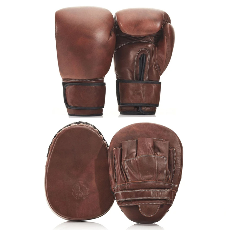 Винтажный набор перчаток для бокса и фитнеса LEATHER BOXING GLOVE СЕТ из 2-х Коричневый винтаж Винтажный набор перчаток для бокса и фитнеса LEATHER BOXING GLOVE СЕТ из 2-х Коричневый винтаж в Омске | Loft Concept