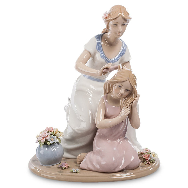 Статуэтка фарфоровая Мама с дочерью Charming Statuette Белый Розовый Серо-голубой Бежевый в Омске | Loft Concept 