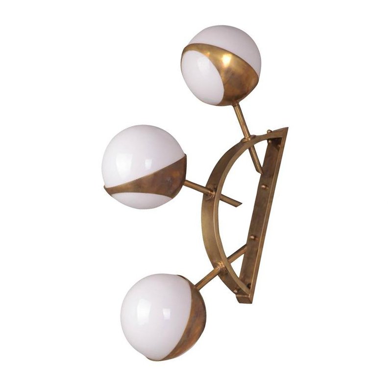 Бра Midcentury Style Triple Orb Brass and Glass Wall Lamp Латунь Белый в Омске | Loft Concept 