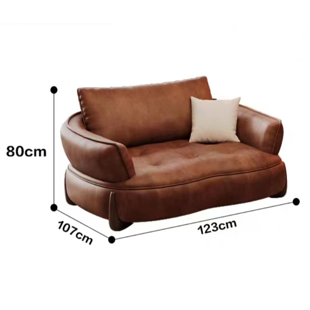 Кресло кожаное с деревянным каркасом Medieval Furniture в Омске