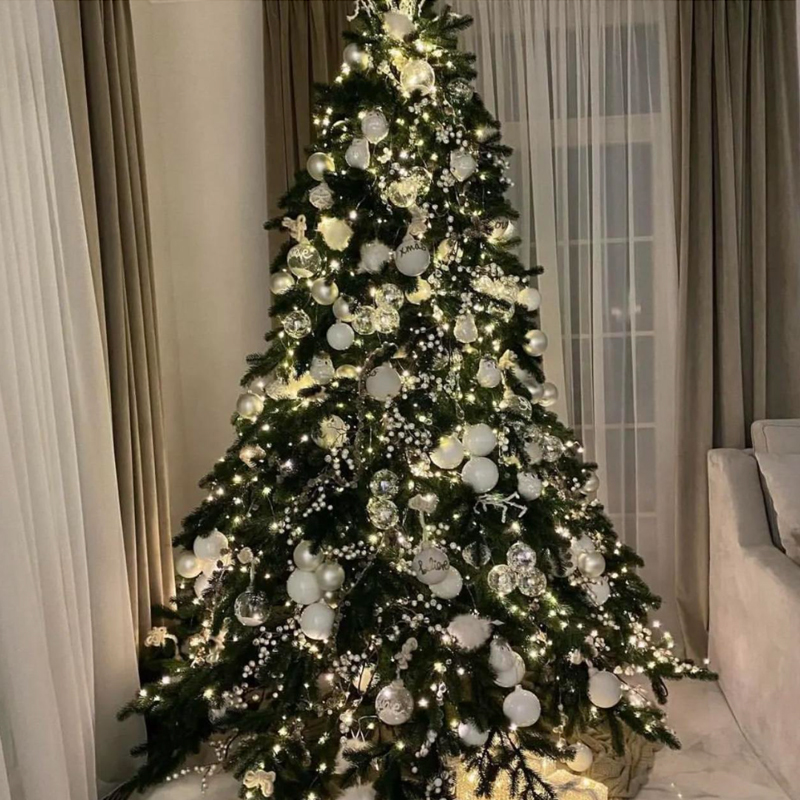 Дизайнерская Елка с Белым Декором Christmas Tree White Balls Серебряный Белый в Омске | Loft Concept 