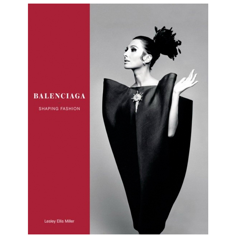 Balenciaga: Shaping Fashion  в Омске | Loft Concept 