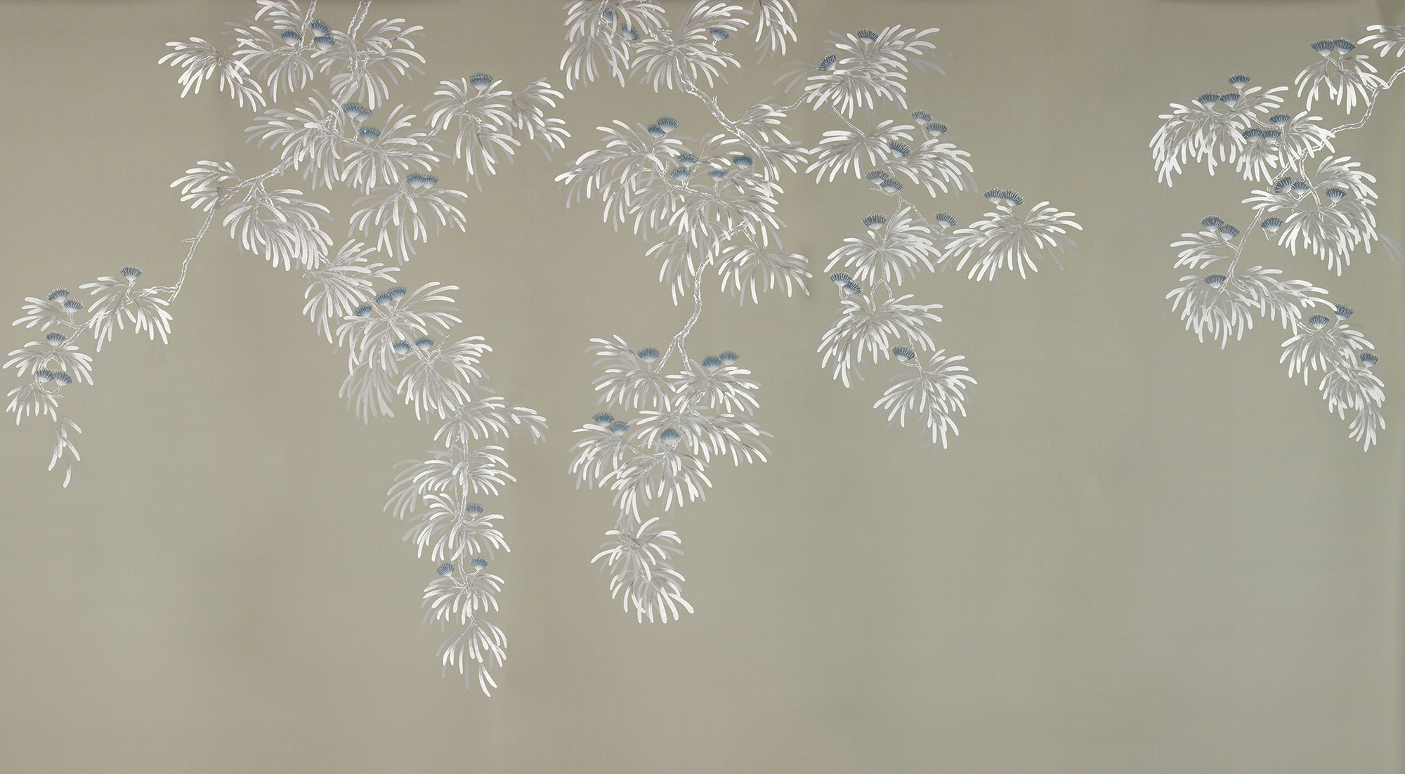 Обои ручная роспись Silk Tree Special Colourway on Pale Grey dyed silk Обои ручная роспись Silk Tree Special Colourway on Pale Grey dyed silk - постер Loft-Concept в Омске