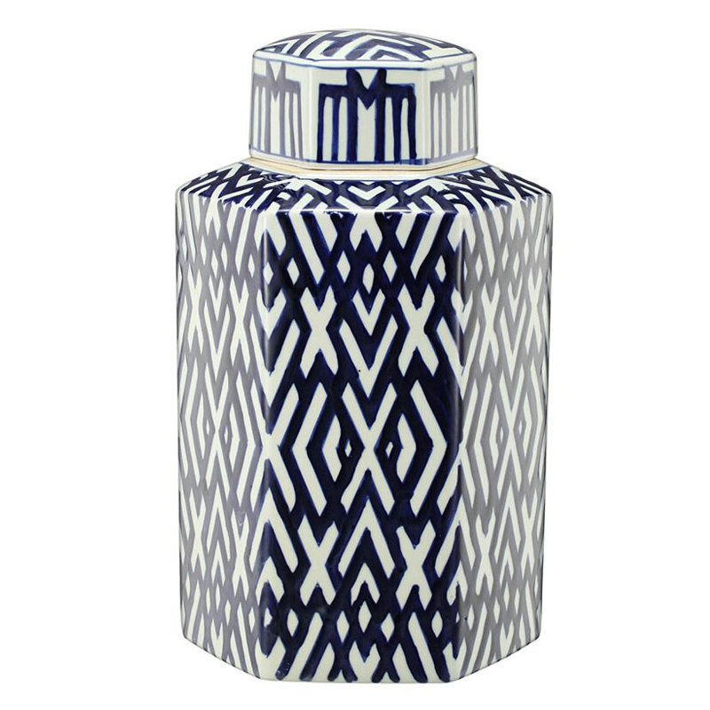 Ваза с крышкой и графическим узором в сине-белых цветах Blue & White Ornament Белый Синий Ваза с крышкой и графическим узором в сине-белых цветах Blue & White Ornament Белый Синий в Омске | Loft Concept