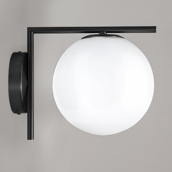 Бра IC Lighting Flos white ball IC C/W Black Белый Черный в Омске | Loft Concept 