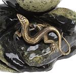 Шар с декором в виде бронзовой ящерицы на подставке из натурального камня Змеевик Natural Stone Spheres 10 см варинант исполнения - 1 | Loft Concept в Омске