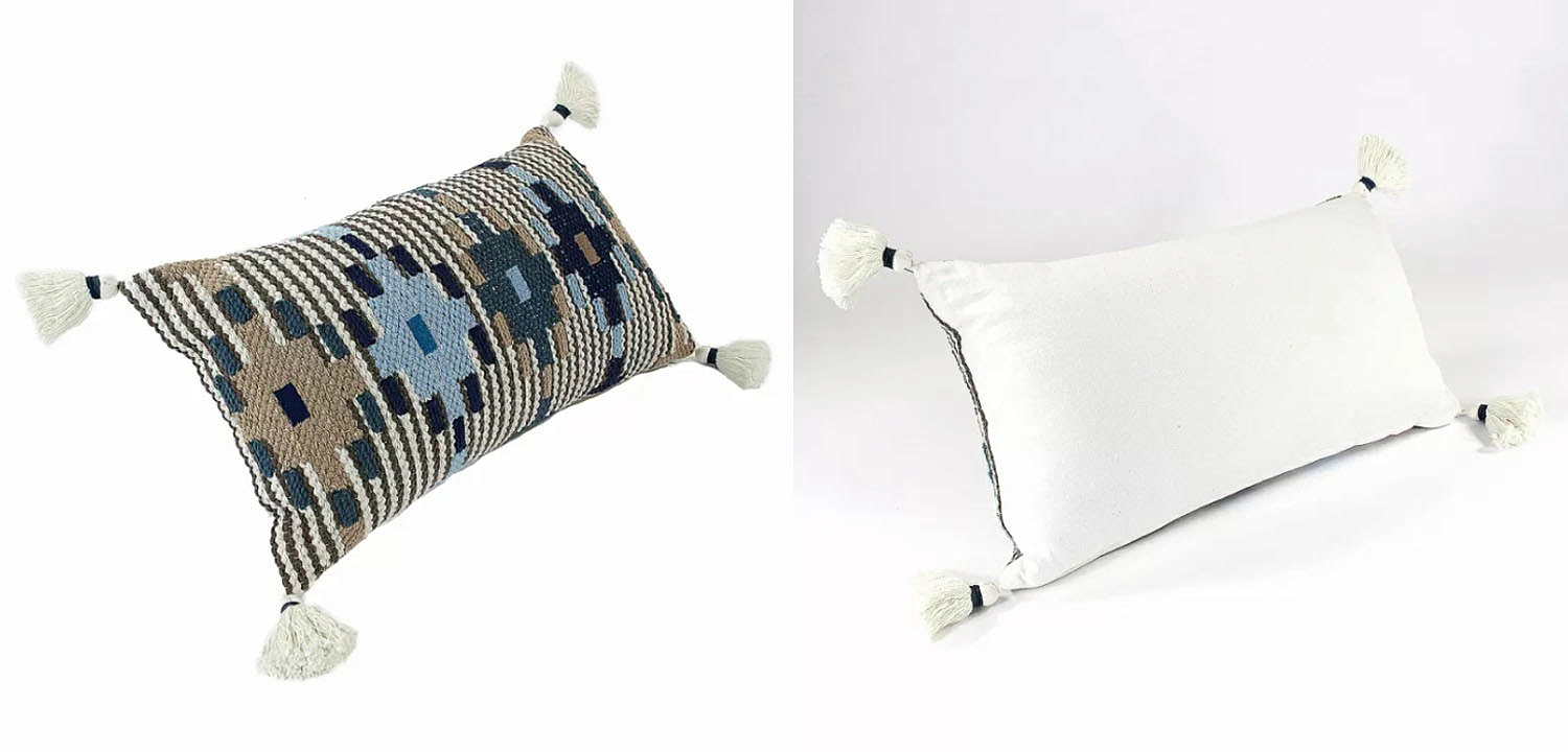 Подушка Blue Ikat с кисточками Подушка Blue Ikat с кисточками - Loft-Concept в Омске