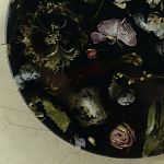 Круглый поднос из эпоксидной смолы с цветами черный Epoxy Resin Flowers Tray Black варинант исполнения - 4 | Loft Concept в Омске