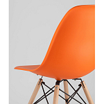 Пластиковый стул на ножках из массива бука Eames Orange варинант исполнения - 3 | Loft Concept в Омске