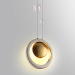 Подвесной светильник с бежевым текстурным кольцом и латунным шаром в центре Tactile  варинант исполнения - 7 | Loft Concept в Омске