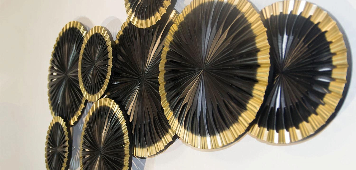 Арт-объект Apollo Black and Gold Wall Plaque Disc gap 8 Арт-объект Apollo Black and Gold Wall Plaque Disc gap 8 - Loft-Concept в Омске