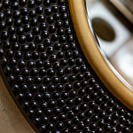 Зеркало в черной фактурной раме с золотым кантом Summon the Light варинант исполнения - 2 | Loft Concept в Омске