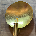 Бра с золотым круглым отражателем и открытой лампой Sun Glow Disc варинант исполнения - 4 | Loft Concept в Омске