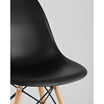 Пластиковый стул на ножках из массива бука Eames Black варинант исполнения - 2 | Loft Concept в Омске
