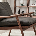 Кресло c каркасом из массива дерева и мягкой кожаной обивкой Walnut Armchair варинант исполнения - 6 | Loft Concept в Омске