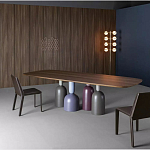 Обеденный стол деревянный с разноцветными фигурными ножками Cop варинант исполнения - 2 | Loft Concept в Омске