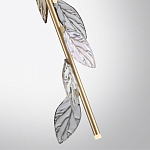 Подвесной светильник с золотистой вертикальной трубкой и декоративными прозрачными листьями из стекла Sylva  варинант исполнения - 8 | Loft Concept в Омске