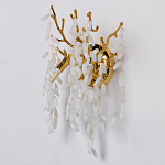 Бра золотого цвета с ветвями и белыми овальными стеклянными подвесками Droplet Chandelier варинант исполнения - 3 | Loft Concept в Омске