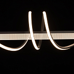 Люстра линейная черного цвета с волнообразным металлическим элементом Luke Lampco Tracer Lamp варинант исполнения - 4 | Loft Concept в Омске