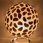 Настольная лампа из перламутра на металлическом каркасе Indonesian Circle варинант исполнения - 4 | Loft Concept в Омске