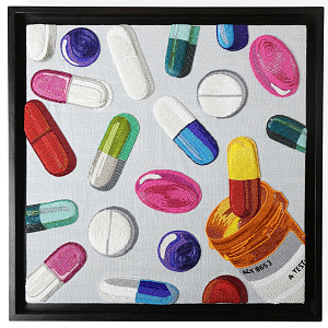 Панно Jonathan Adler HAPPY PILLS BEADED WALL ART