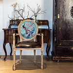 Полукресло из массива бука с сиденьем из экокожи и цветочным принтом на спинке Chinoiserie Garden Chair варинант исполнения - 6 | Loft Concept в Омске