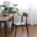 Стул деревянный с мягким сиденьем из черной натуральной кожи Moon Walnut Furniture варинант исполнения - 2 | Loft Concept в Омске