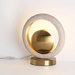 Настольная лампа с бежевым текстурным кольцом и латунным шаром в центре Tactile   варинант исполнения - 4 | Loft Concept в Омске