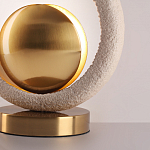 Настольная лампа с бежевым текстурным кольцом и латунным шаром в центре Tactile   варинант исполнения - 7 | Loft Concept в Омске