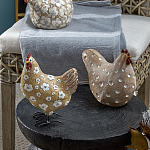 Статуэтка курица с резными белыми цветами на бежевой фактурной поверхности Rustic Chicken варинант исполнения - 4 | Loft Concept в Омске