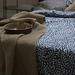 Постельное белье темно-синего цвета с рисунком Blossom Essence Sophie варинант исполнения - 7 | Loft Concept в Омске