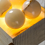 Настольная лампа с основанием из 24 выточенных сферических камней Through Stone варинант исполнения - 5 | Loft Concept в Омске