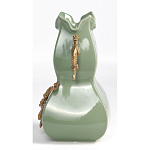 Ваза зеленого цвета из фарфора с бронзовыми ручками в виде драконов и рельефным цветочным декором Eden Garden porcelain and bronze варинант исполнения - 3 | Loft Concept в Омске