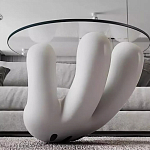 Дизайнерский журнальный стол с круглой прозрачной столешницей на белом фигурном основании Luqak варинант исполнения - 3 | Loft Concept в Омске