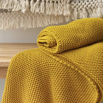 Плед из хлопка жемчужной вязки горчичного цвета Waffle Comfort варинант исполнения - 7 | Loft Concept в Омске