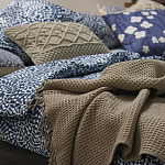 Постельное белье темно-синего цвета с рисунком Blossom Essence Sophie варинант исполнения - 5 | Loft Concept в Омске