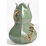 Ваза зеленого цвета из фарфора с бронзовыми ручками в виде драконов и рельефным цветочным декором Eden Garden porcelain and bronze варинант исполнения - 1 | Loft Concept в Омске