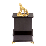 Часы настольные с декором в виде волка из натурального камня Офиокальцит Wolf Stone Clock варинант исполнения - 4 | Loft Concept в Омске