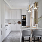 Подвесной светильник со стеклянными плафоном в виде шара и золотыми деталями & Coombes варинант исполнения - 4 | Loft Concept в Омске