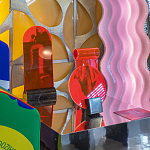 Настольное дизайнерское зеркало Poltronova Vanitas Rosso Franci Mirror and Photo Holder варинант исполнения - 7 | Loft Concept в Омске