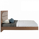 Кровать двуспальная с высоким изголовьем из дерева и подушек из экокожи Modern Look варинант исполнения - 2 | Loft Concept в Омске