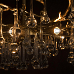 Потолочная люстра в виде ветвей деревьев золотого цвета с прозрачными подвесками-каплями Droplet Chandelier варинант исполнения - 6 | Loft Concept в Омске