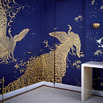 Обои ручная роспись в стиле Арт-деко Whistler Peacocks Colourway SC-100 on Empire Blue dyed silk варинант исполнения - 2 | Loft Concept в Омске