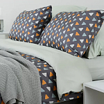 Постельное белье из сатина с принтом треугольники 150х200 см Triangular Dreams варинант исполнения - 7 | Loft Concept в Омске