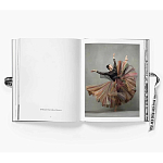 Подарочное издание про феминизм в моде Марии Грации Кьюри Her Dior Maria Grazia Chiuris New Voice варинант исполнения - 3 | Loft Concept в Омске