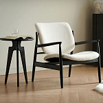 Кресло с каркасом и ножками из древесины и мягкими сиденьем и спинкой Venice варинант исполнения - 1 | Loft Concept в Омске