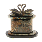 Часы настольные из натурального камня с декором в виде двух лебедей Swans Stone Clock варинант исполнения - 3 | Loft Concept в Омске