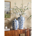 Ваза фарфоровая с узким горлышком и синими цветочными мотивами Independence варинант исполнения - 6 | Loft Concept в Омске