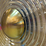 Бра с круглым рифленым плафоном янтарного цвета Savio Glass Disc Light варинант исполнения - 1 | Loft Concept в Омске